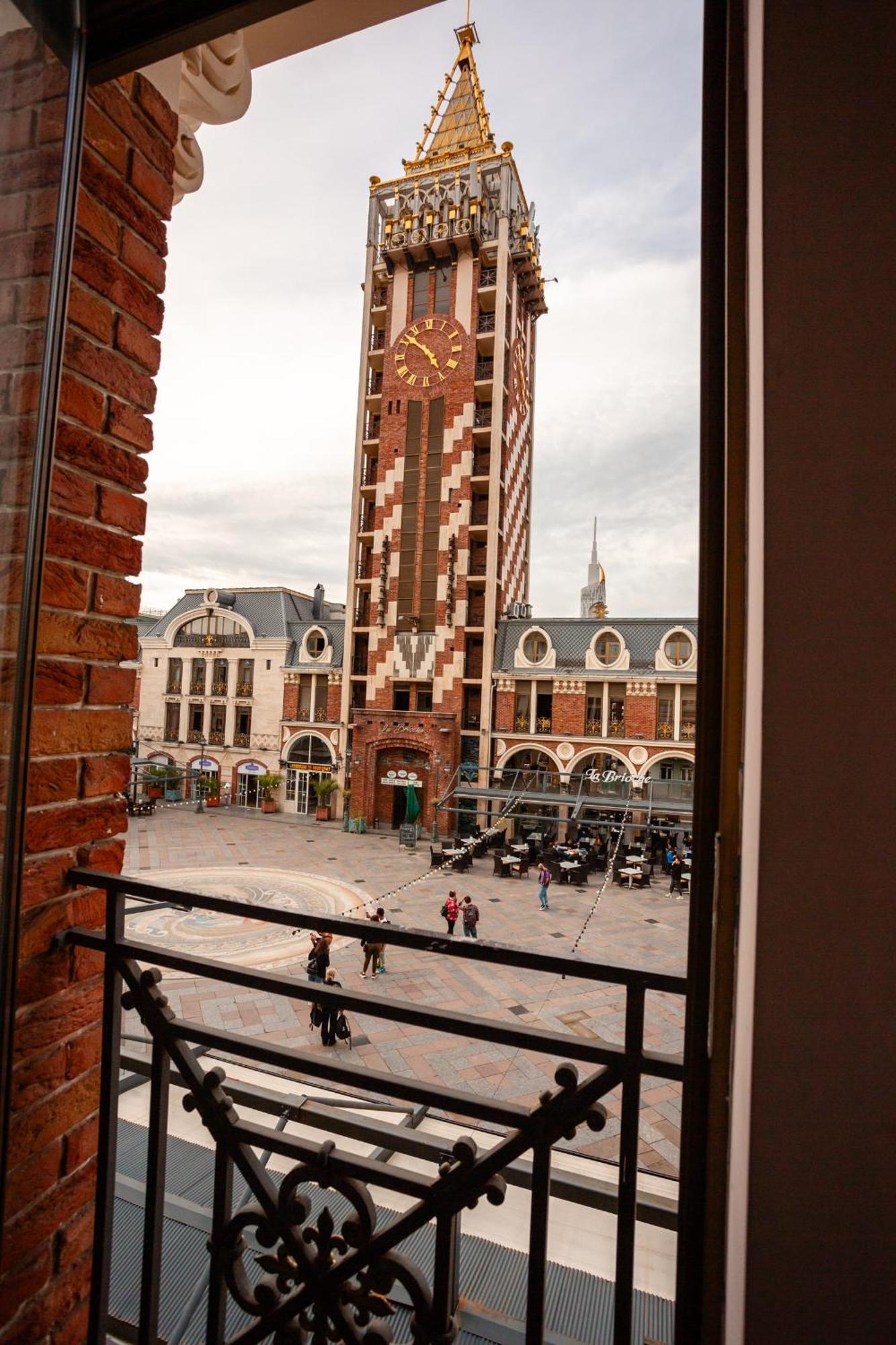 Piazza Four Colours Batumi