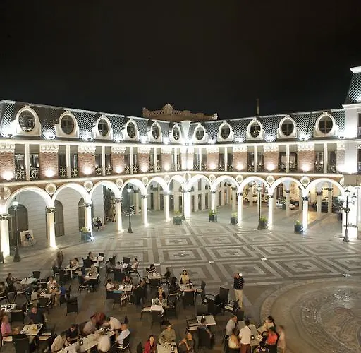 Отель Piazza Four